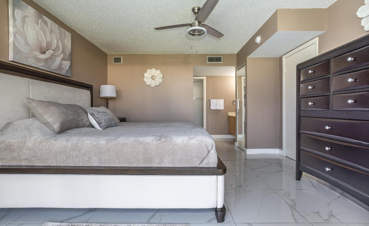 6217 Balboa Circle 306