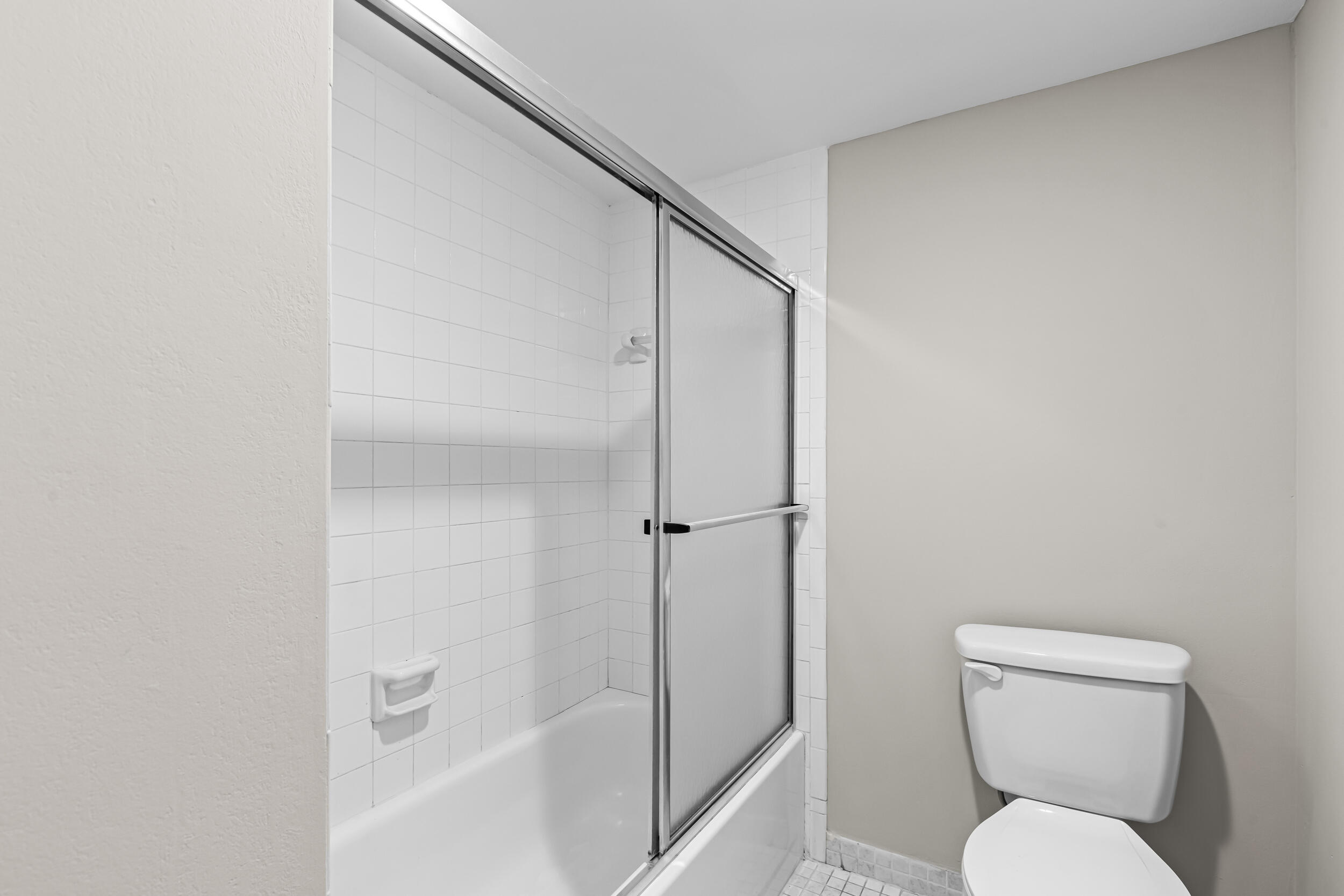 9270 Vista Del Lago E27