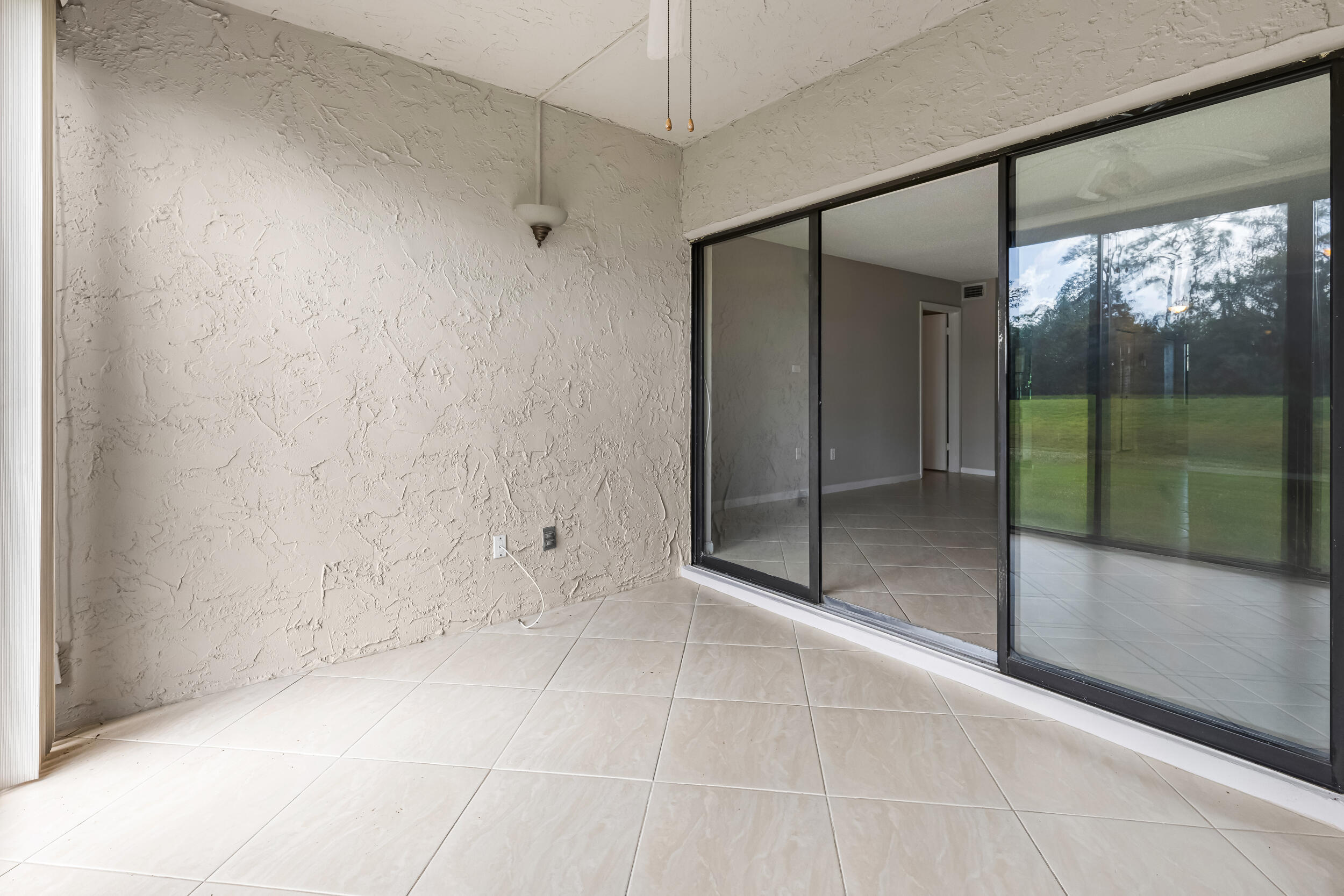 9270 Vista Del Lago E27