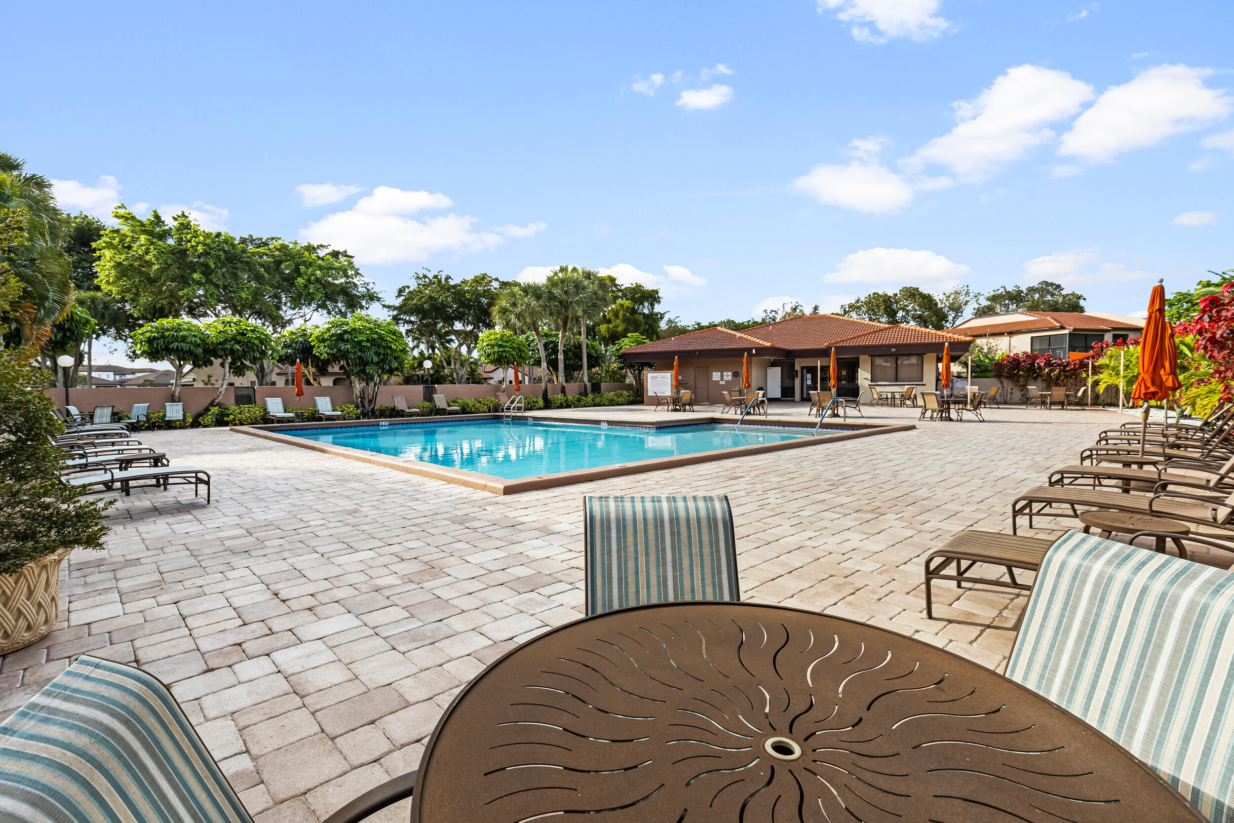 9270 Vista Del Lago E27