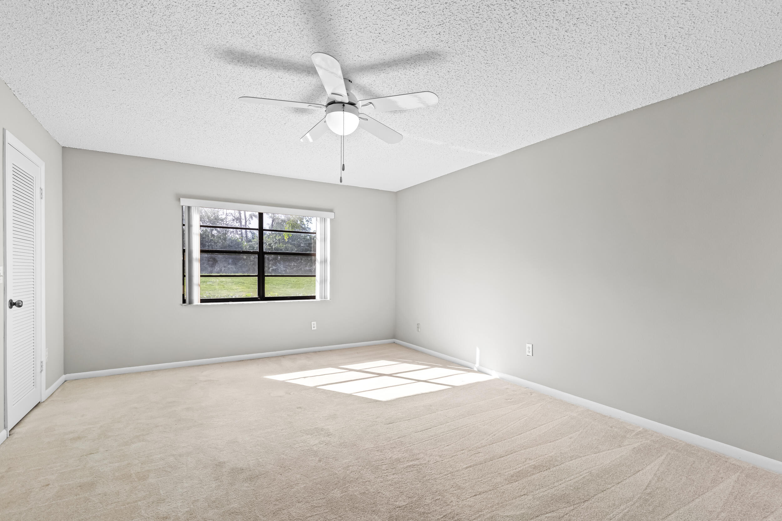 9270 Vista Del Lago E27