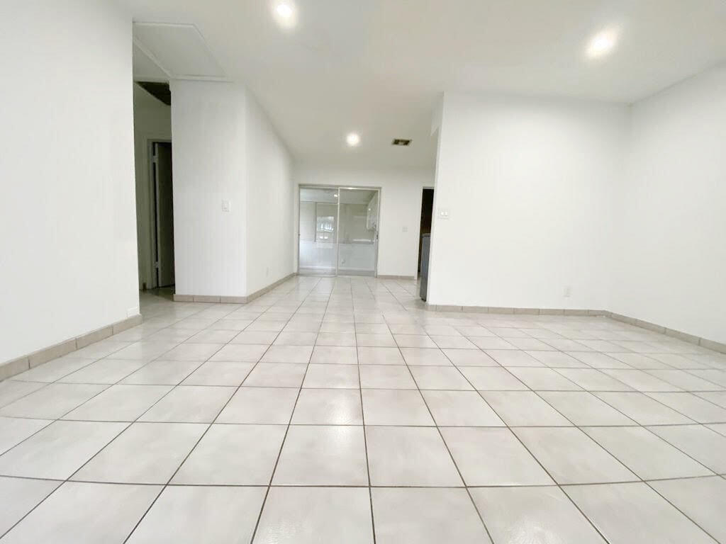 2715 Ponce De Leon Boulevard