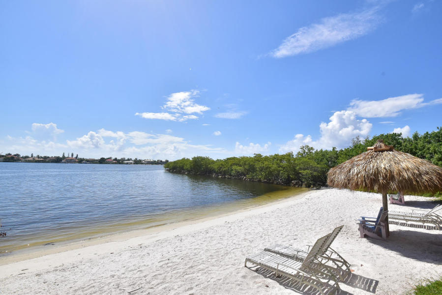 1000 Scotia Drive 504