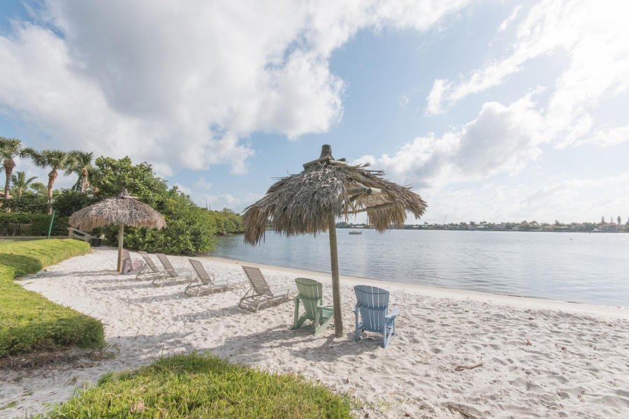 1000 Scotia Drive 504