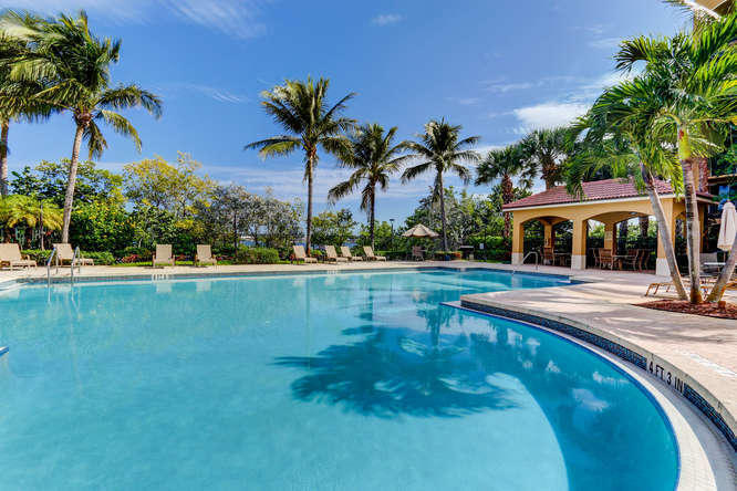 1000 Scotia Drive 504