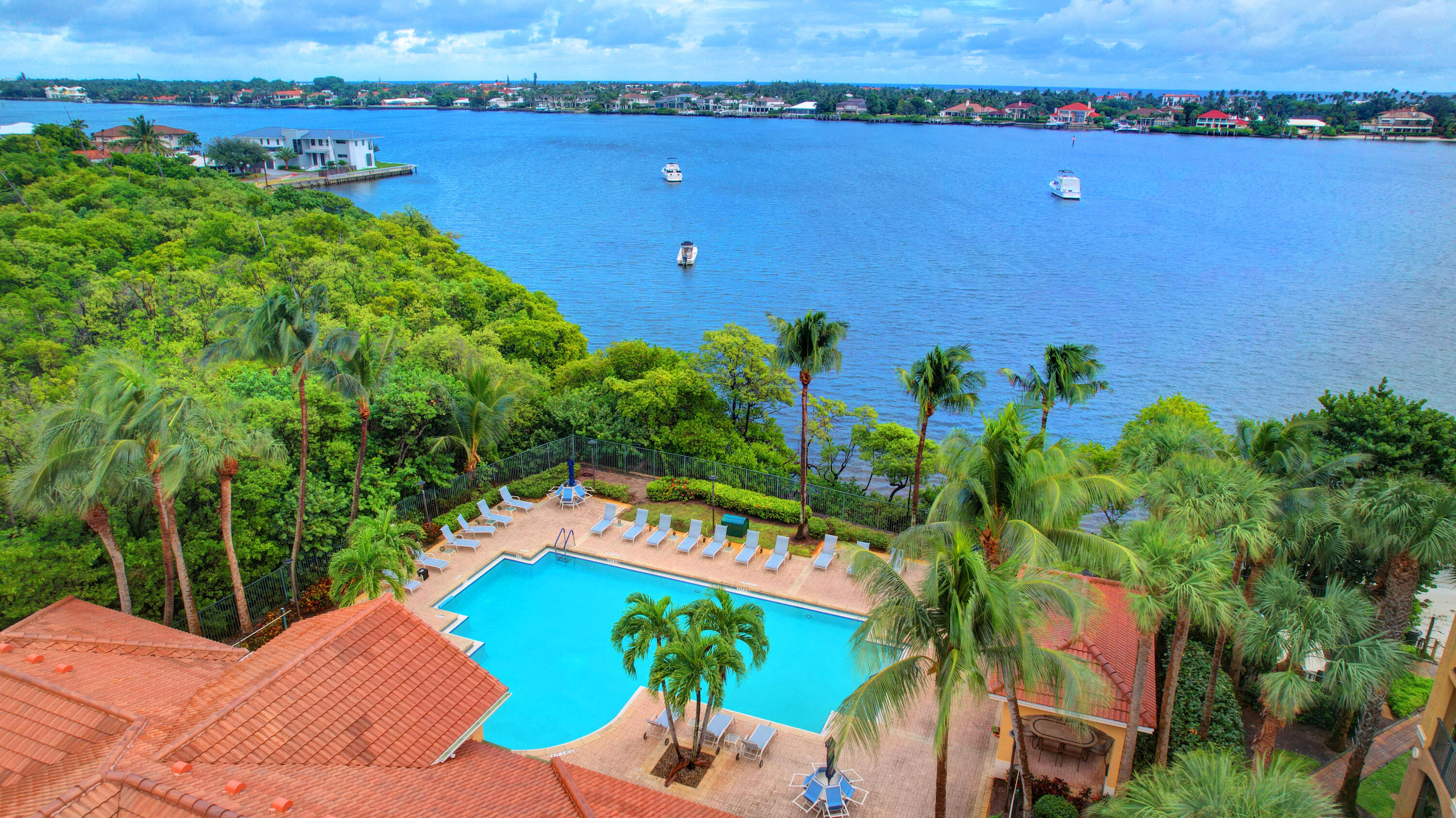 500 Scotia Drive 305