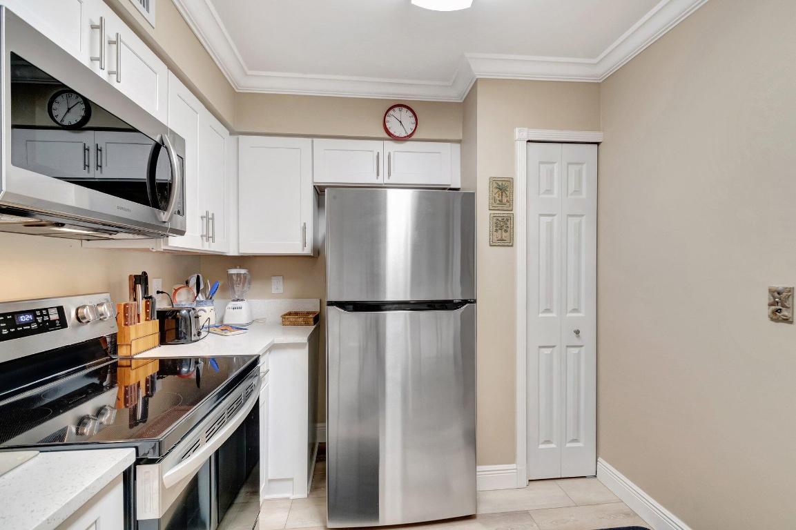 500 Scotia Drive 305