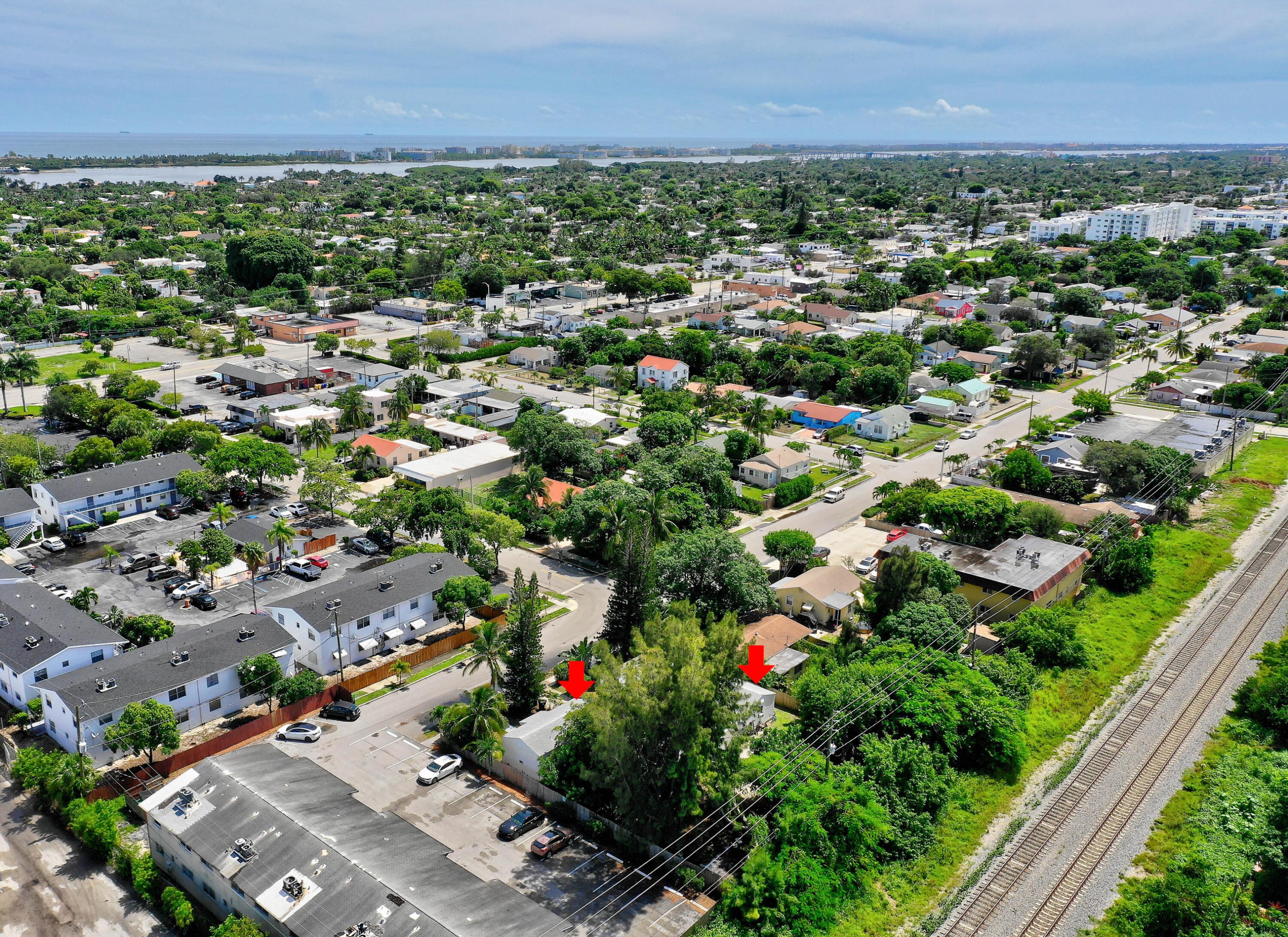 2405-2407 N East Coast Street