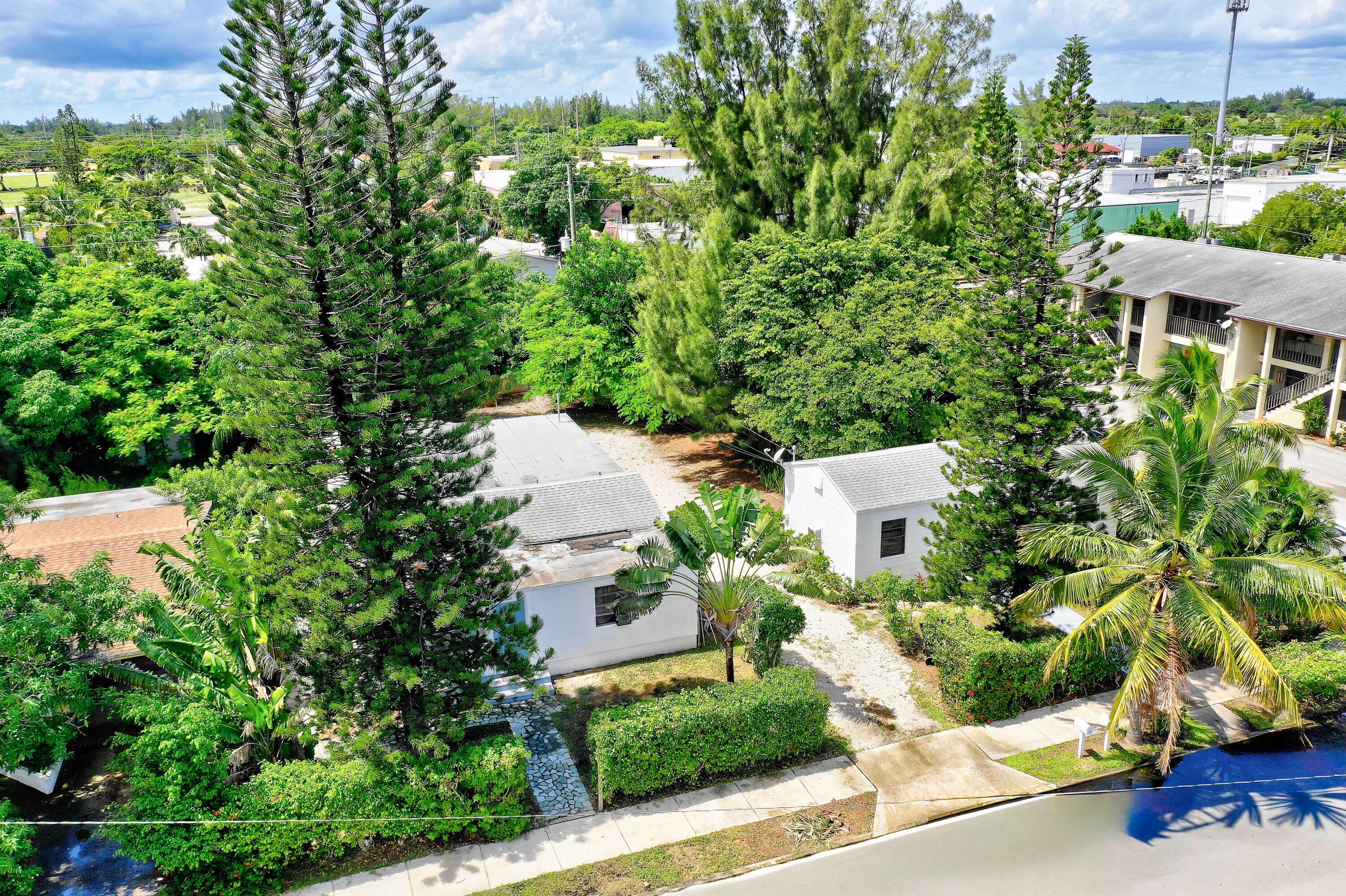 2405-2407 N East Coast Street