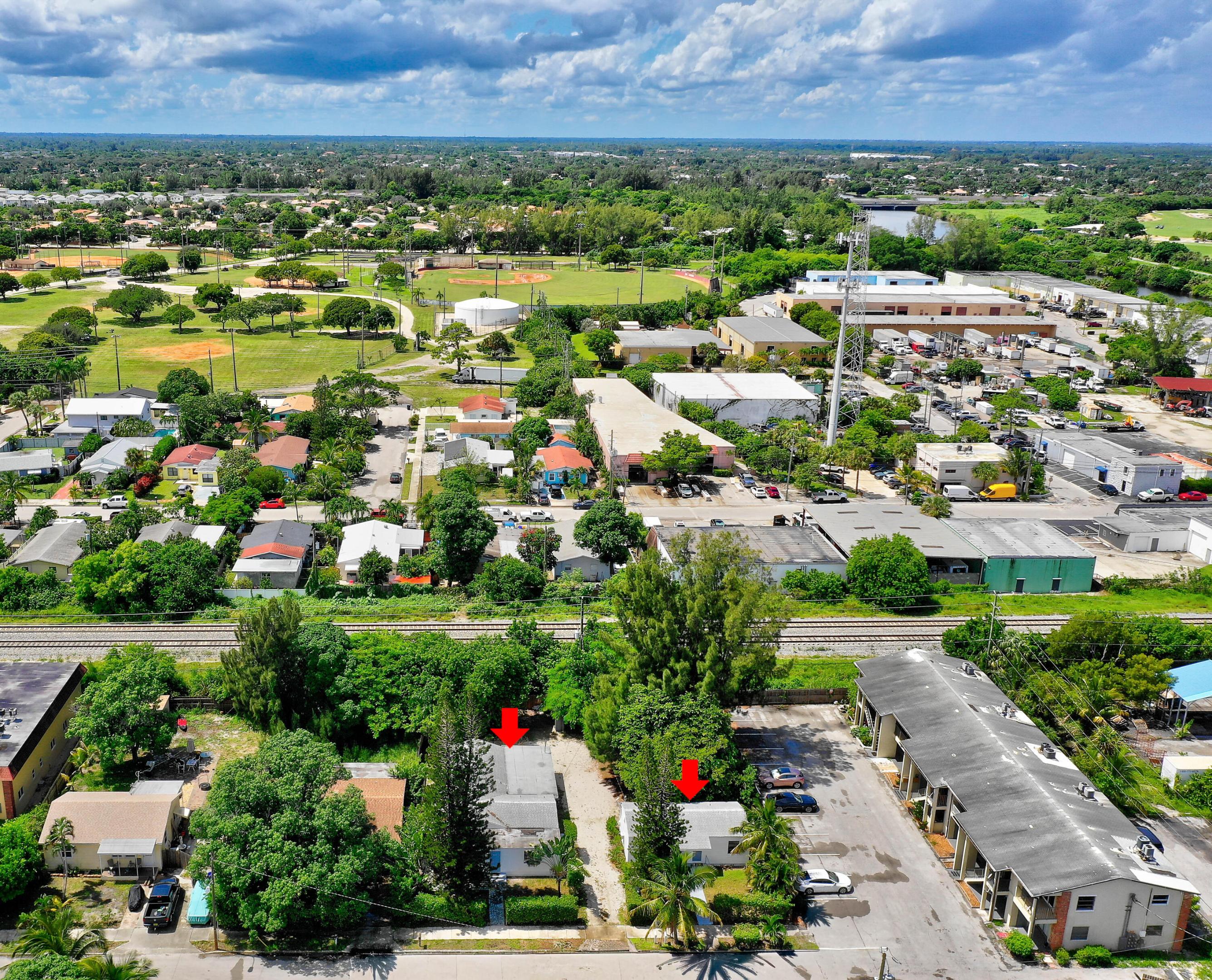 2405-2407 N East Coast Street