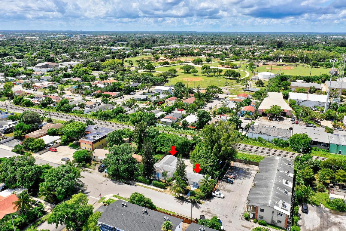 2405-2407 N East Coast Street