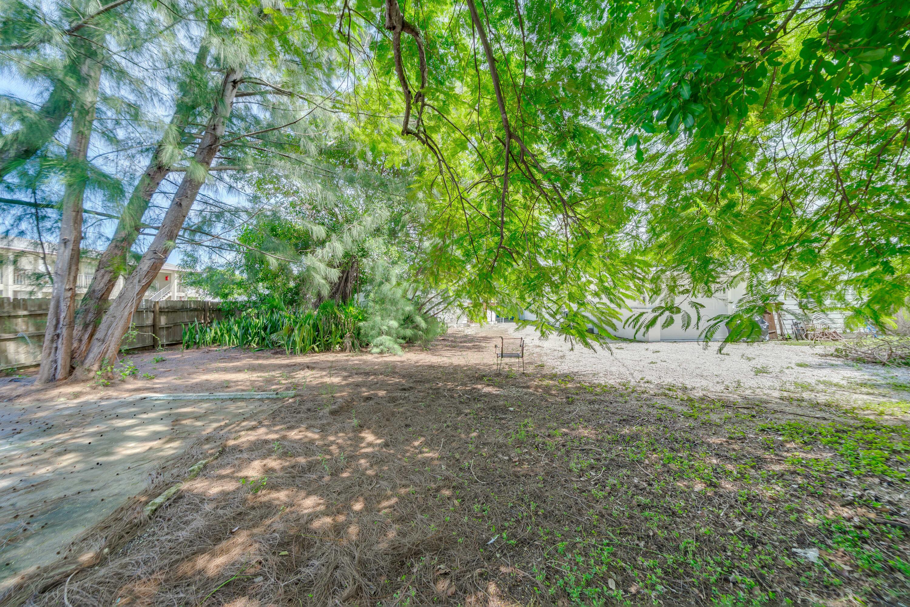 2405-2407 N East Coast Street