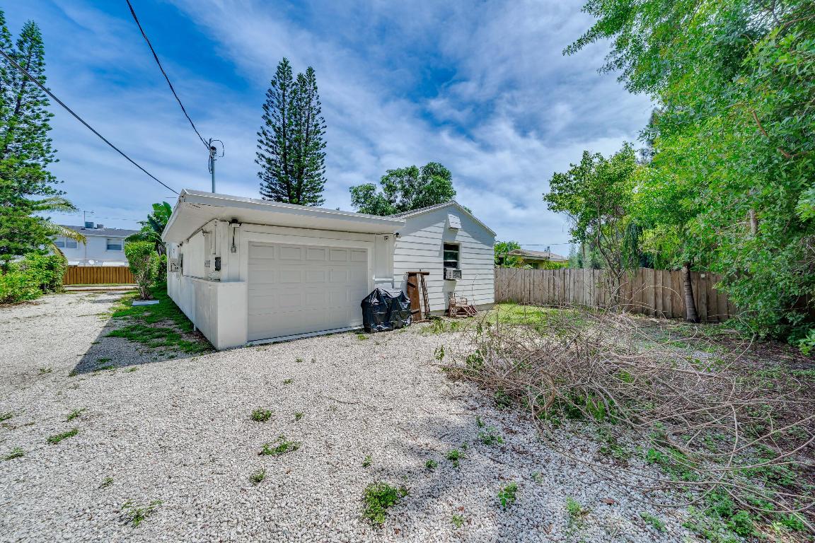 2405-2407 N East Coast Street