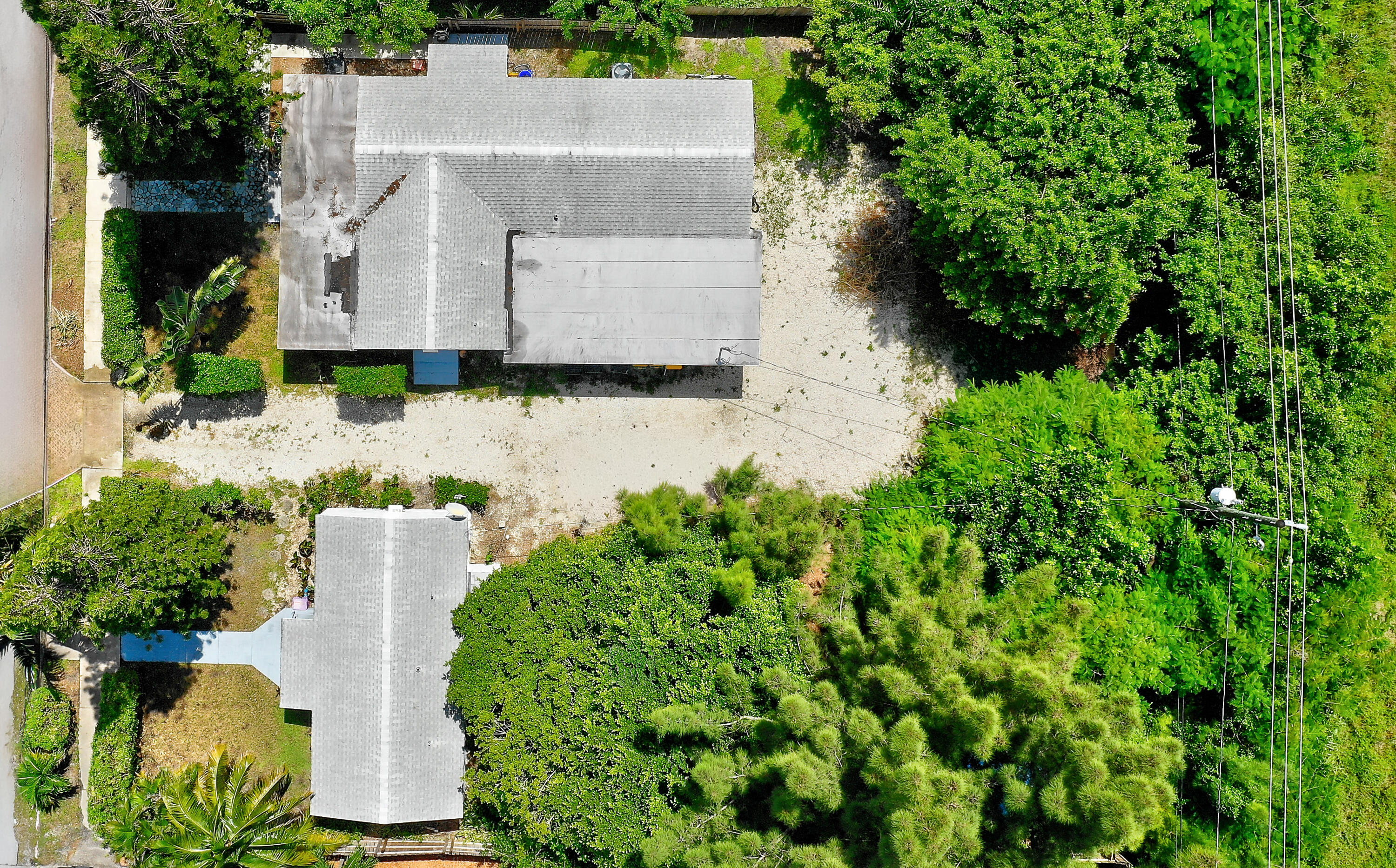 2405-2407 N East Coast Street