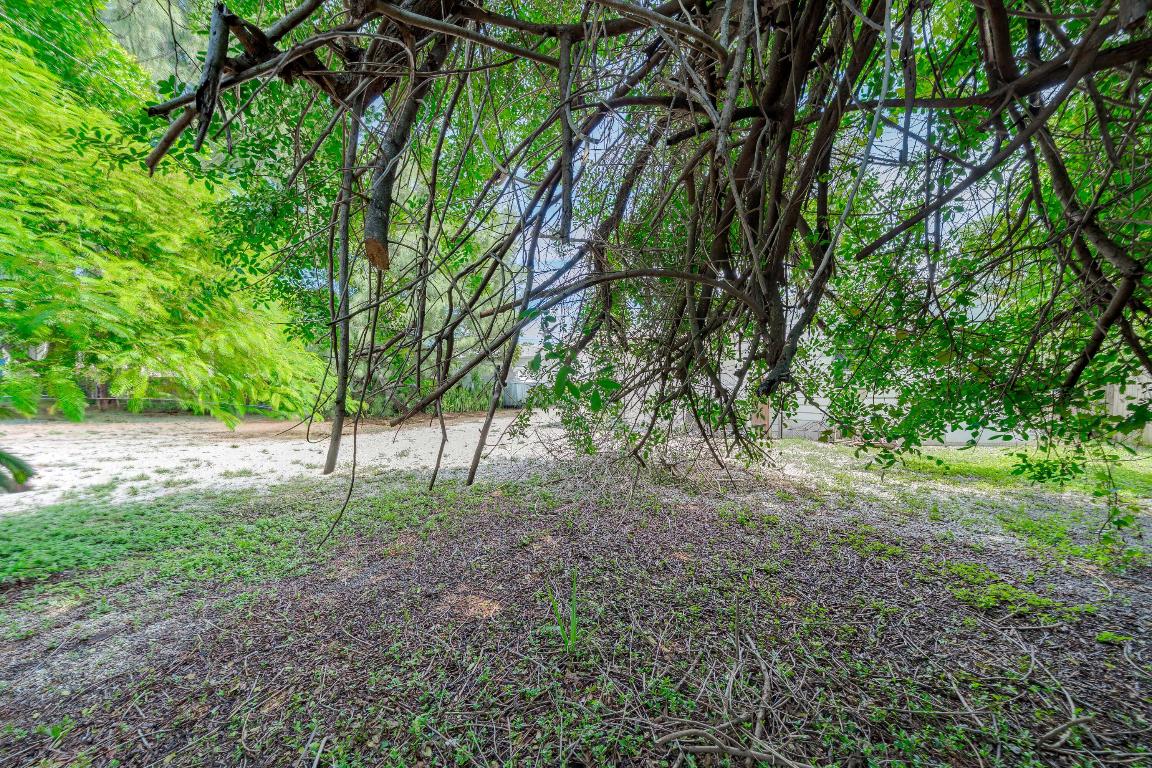 2405-2407 N East Coast Street