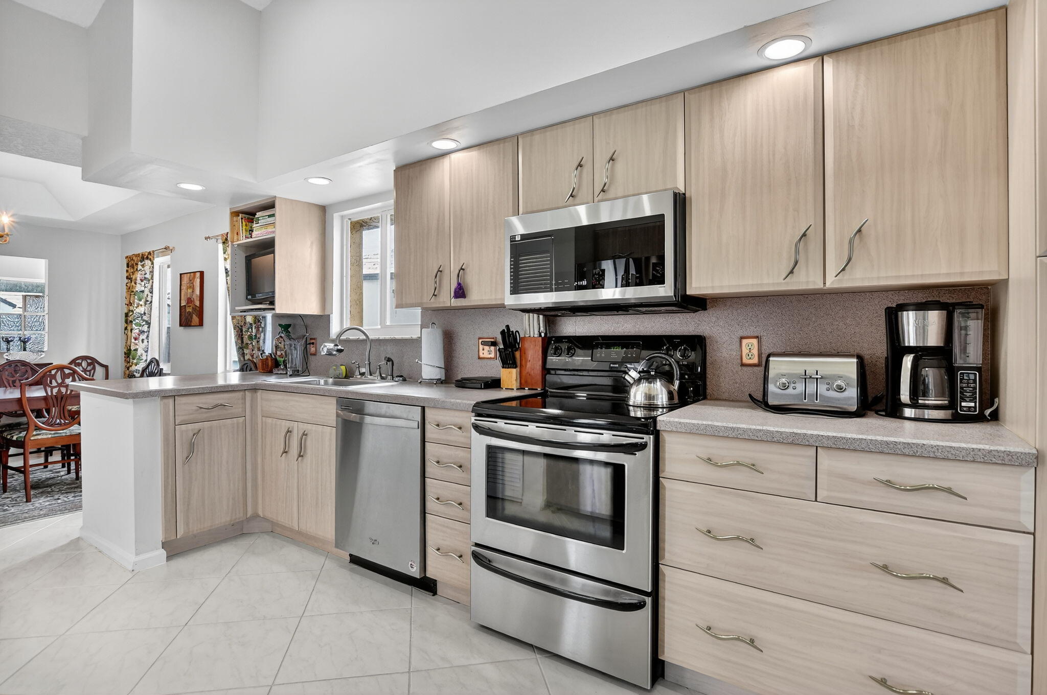 23181 Fountain View B