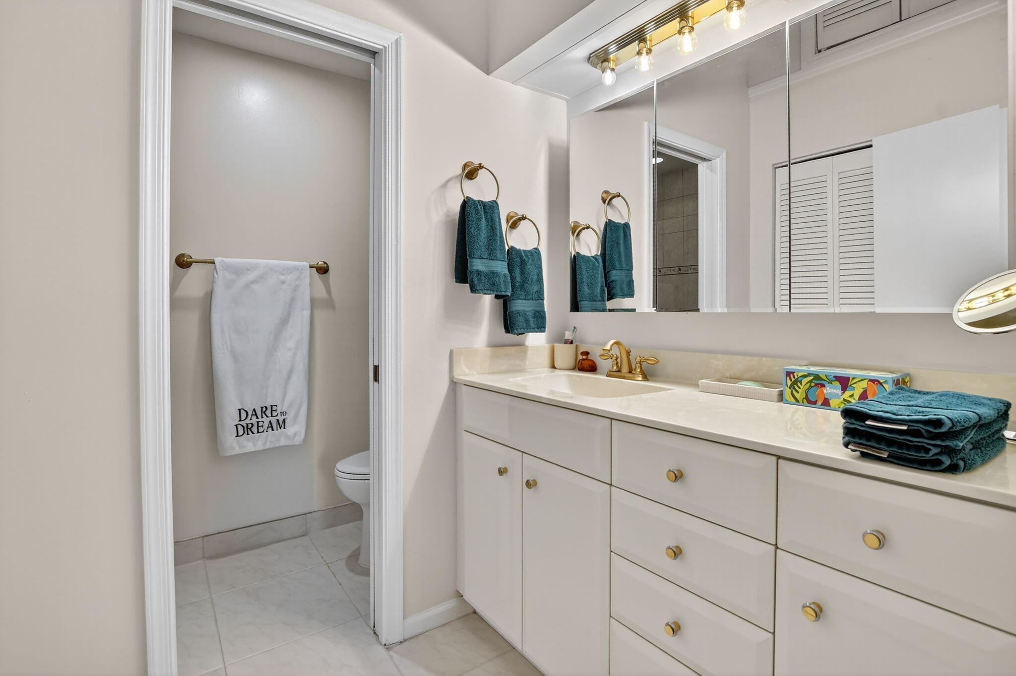 23181 Fountain View B