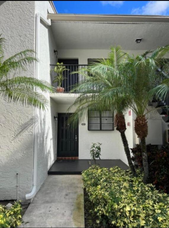 1256 S Military Trail 911