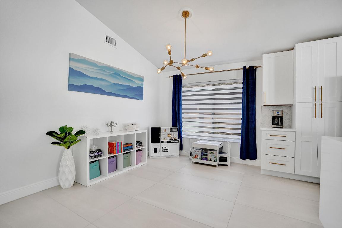 4571 NW 6th Street, Deerfield Beach