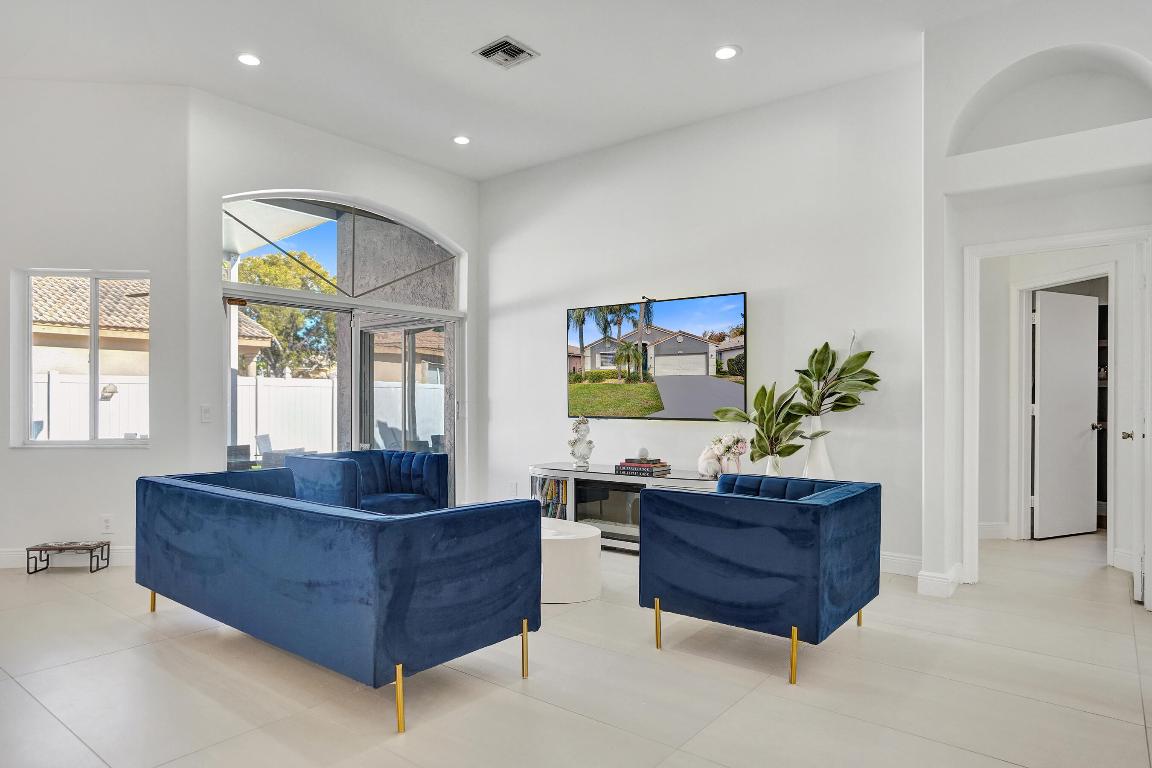 4571 NW 6th Street, Deerfield Beach