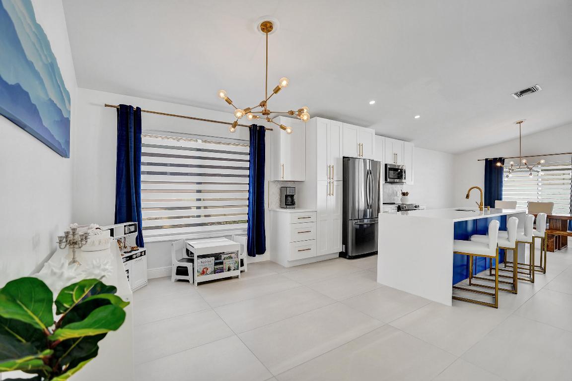 4571 NW 6th Street, Deerfield Beach