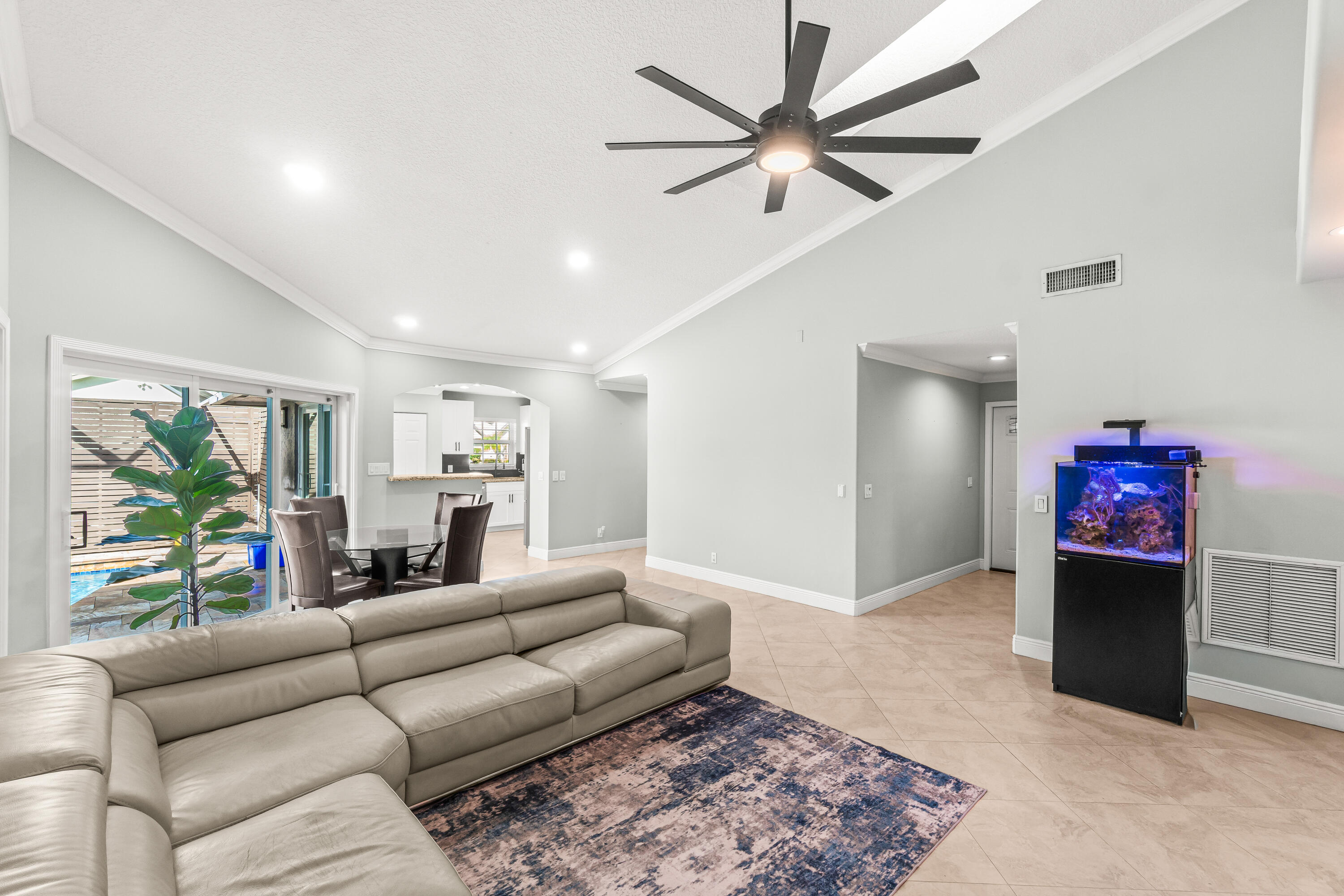 9388 Boca Gardens Parkway B, Boca Raton Unit: B