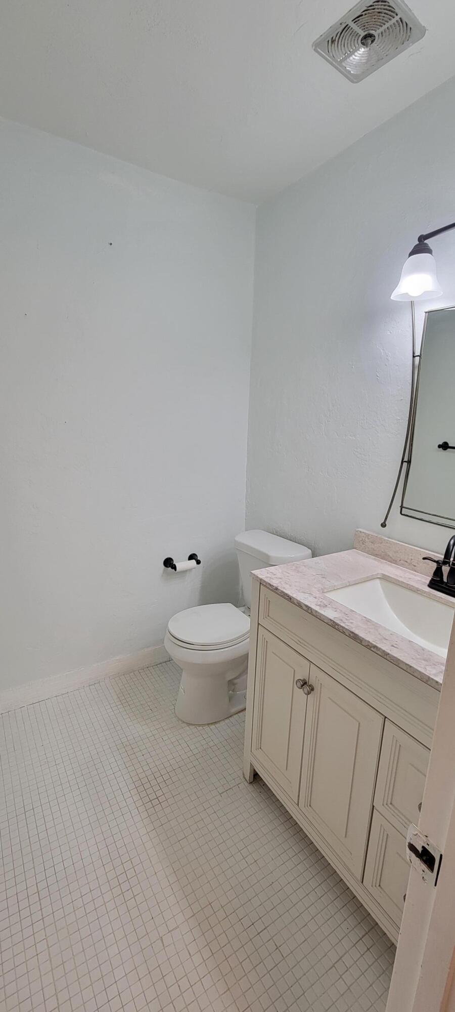 421 NE 1st Street 211, Hallandale Beach Unit: 211