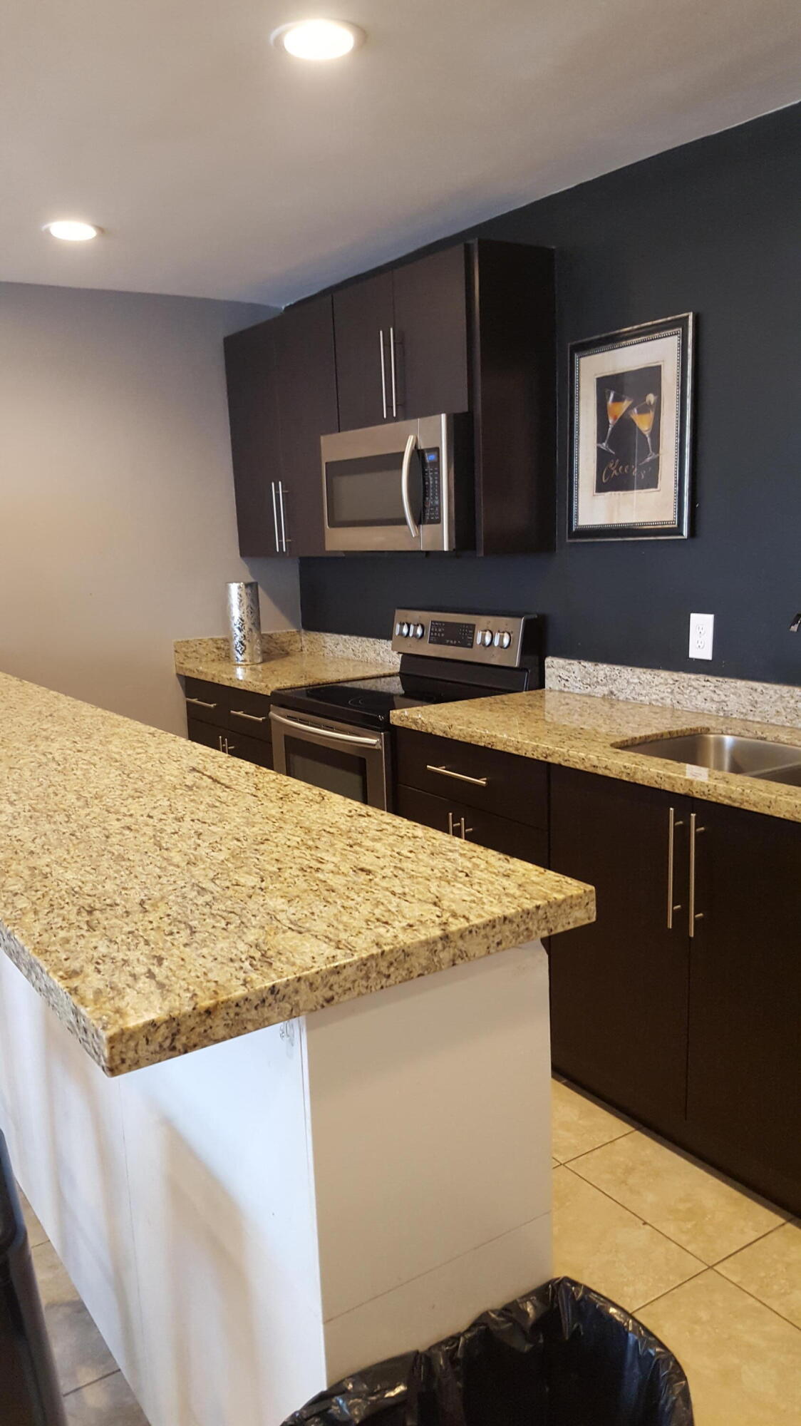 421 NE 1st Street 211, Hallandale Beach Unit: 211