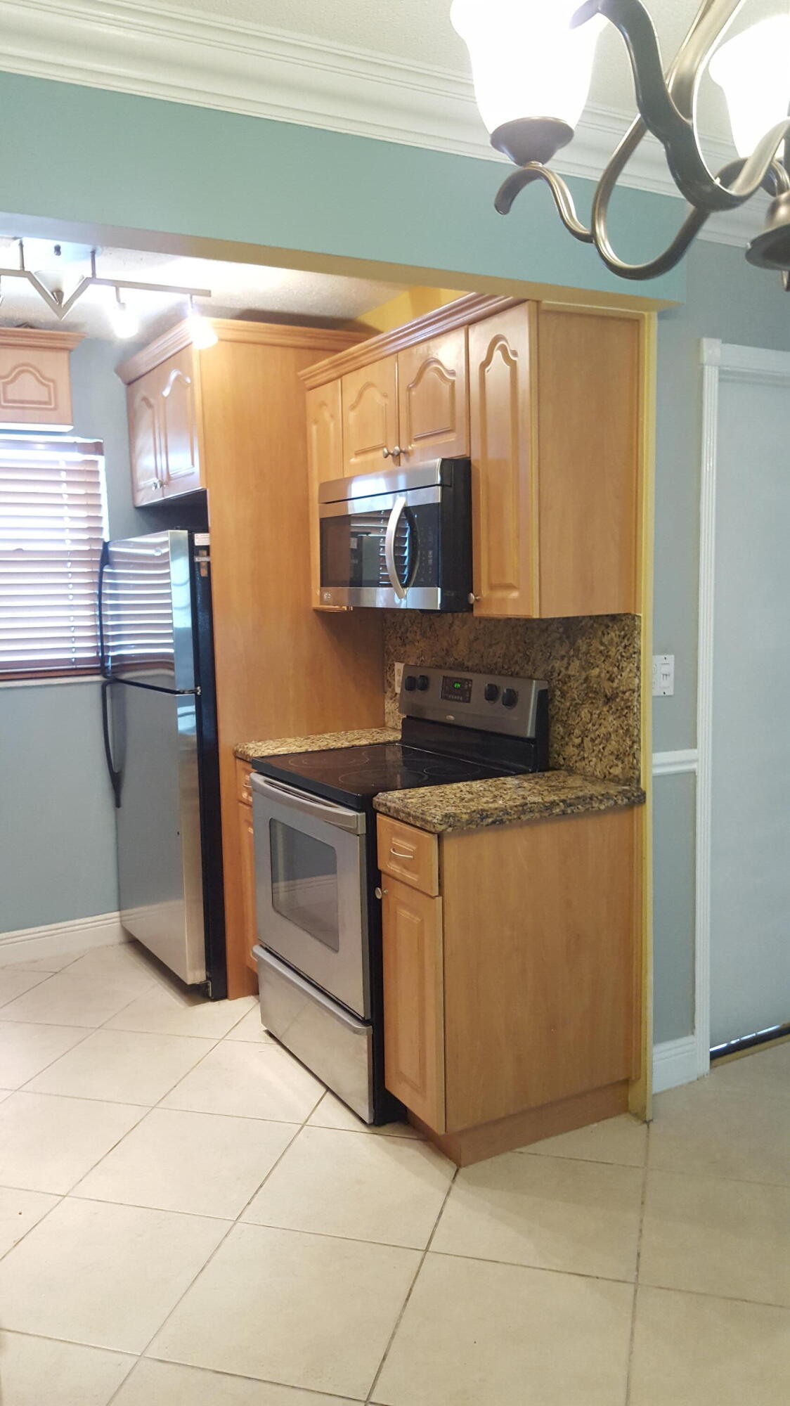 421 NE 1st Street 211, Hallandale Beach Unit: 211