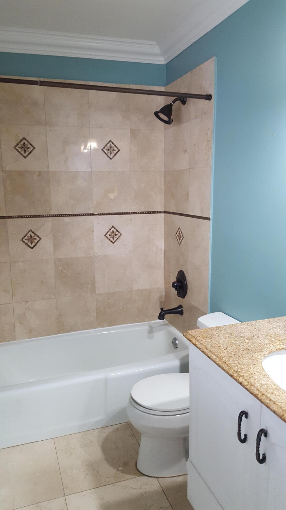 421 NE 1st Street 211, Hallandale Beach Unit: 211