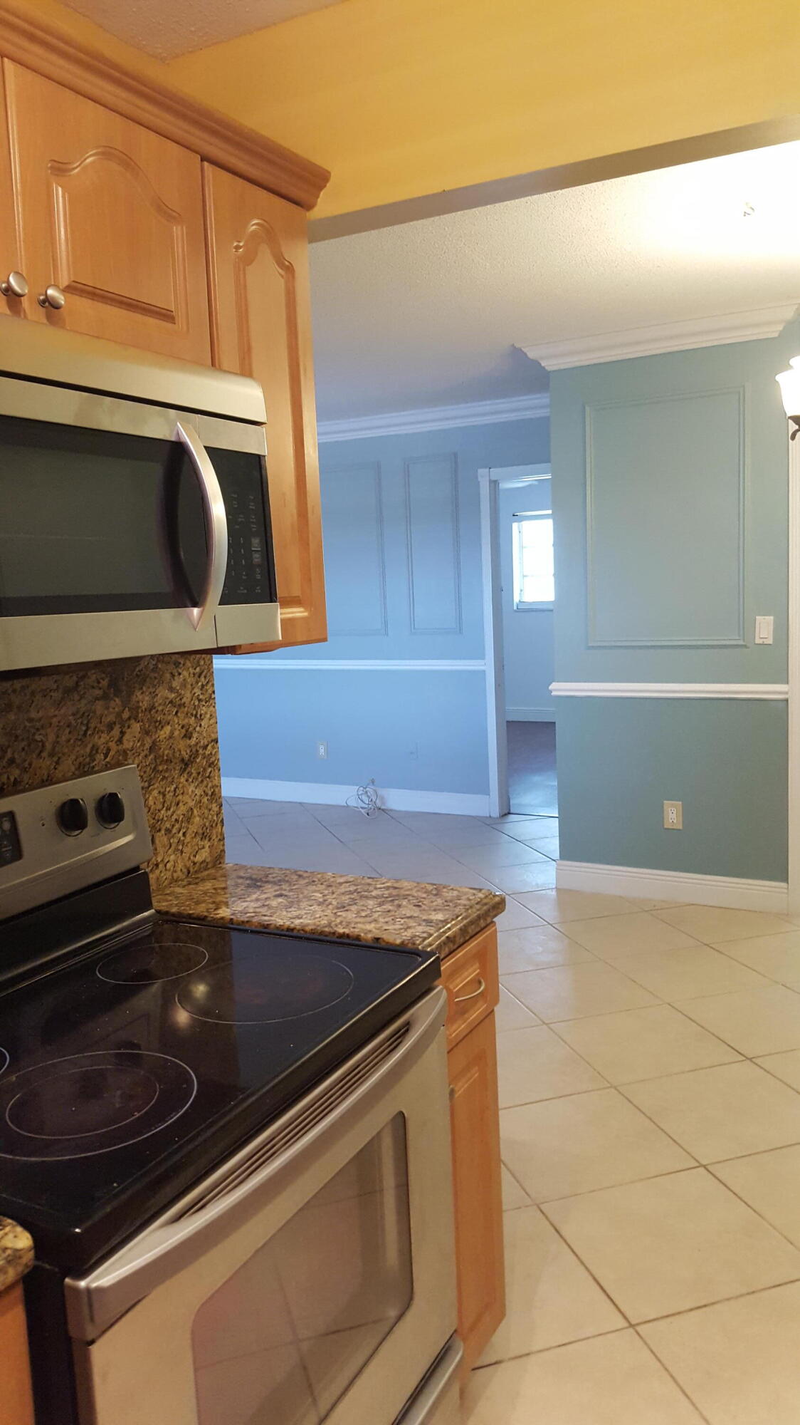 421 NE 1st Street 211, Hallandale Beach Unit: 211