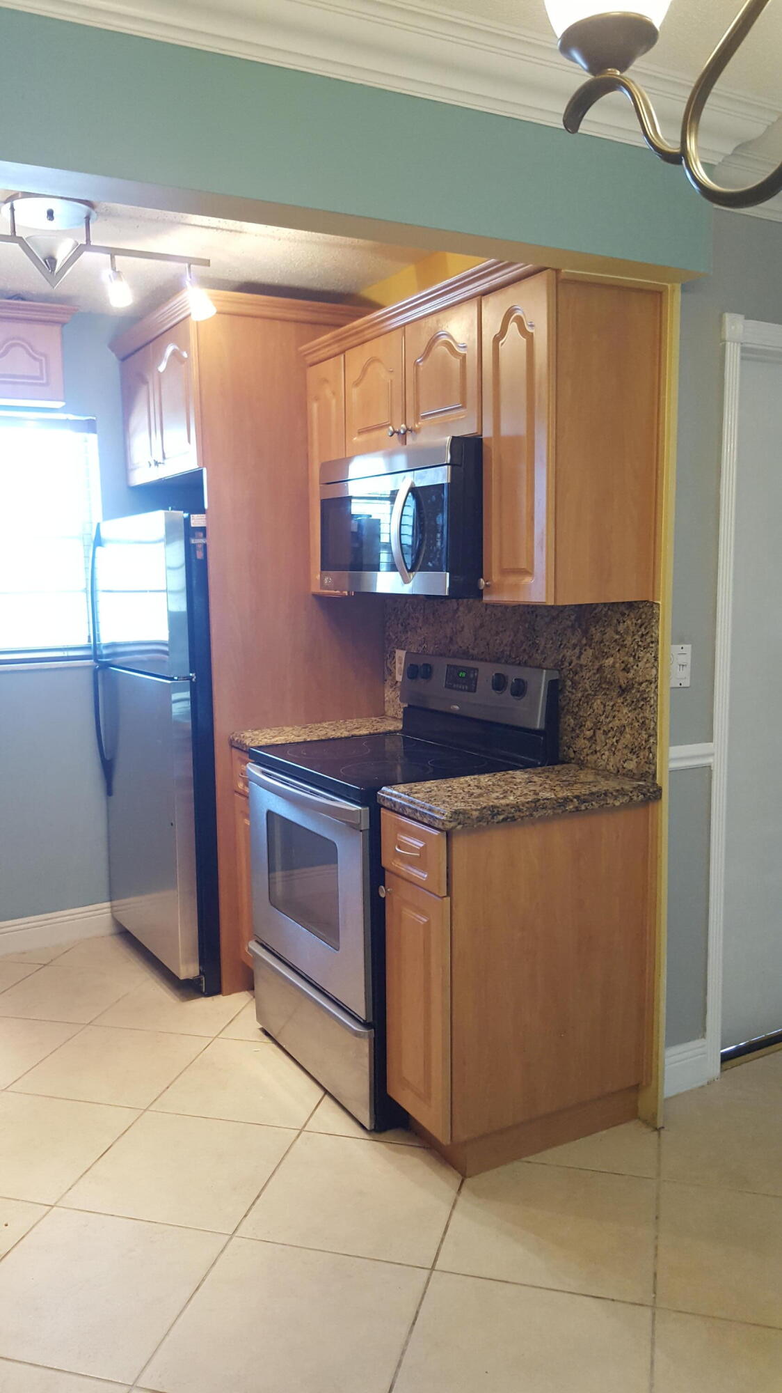 421 NE 1st Street 211, Hallandale Beach Unit: 211