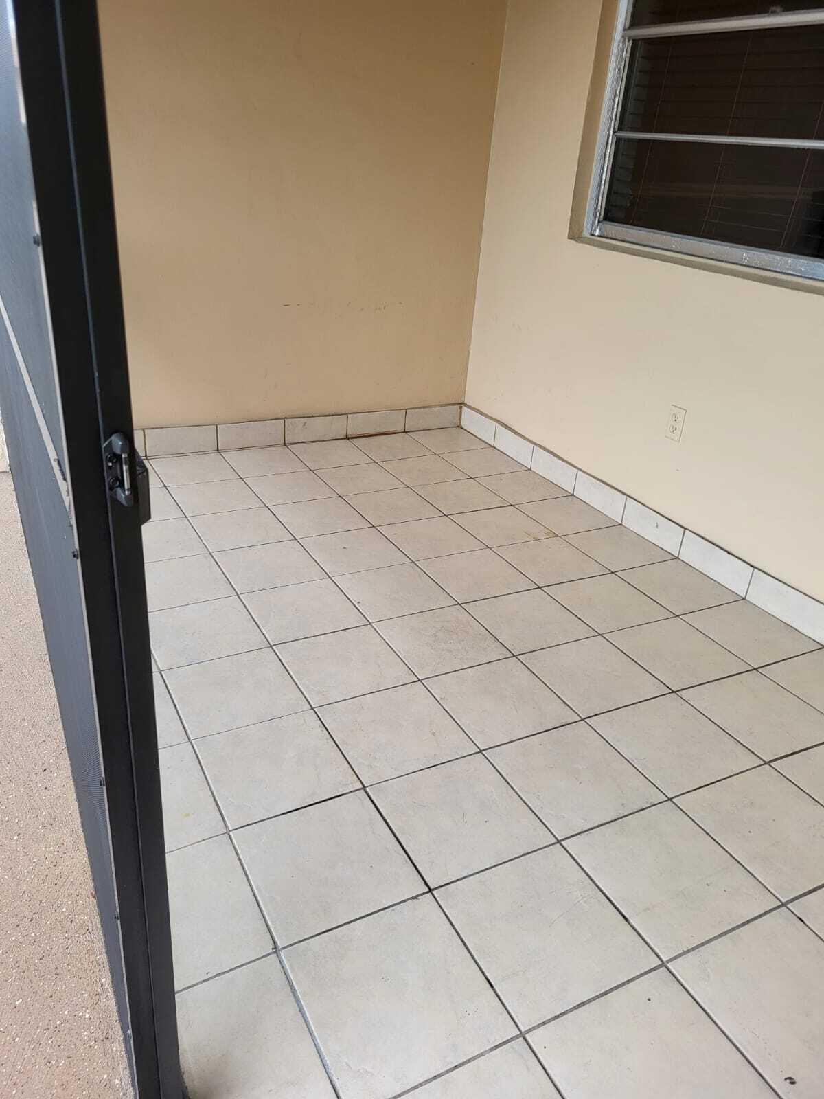 421 NE 1st Street 211, Hallandale Beach Unit: 211