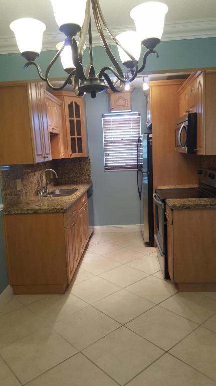 421 NE 1st Street 211, Hallandale Beach Unit: 211