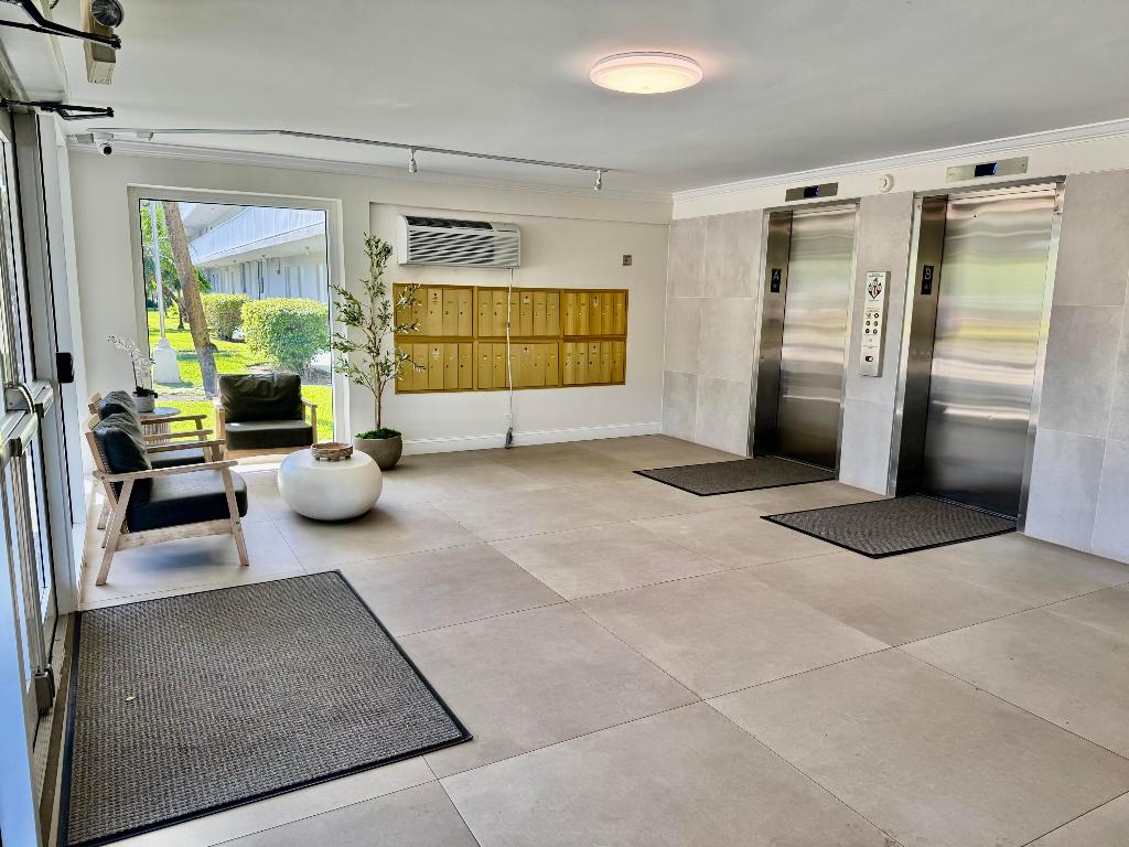 6161 NW 2nd Avenue Ph-M, Boca Raton Unit: Ph-M