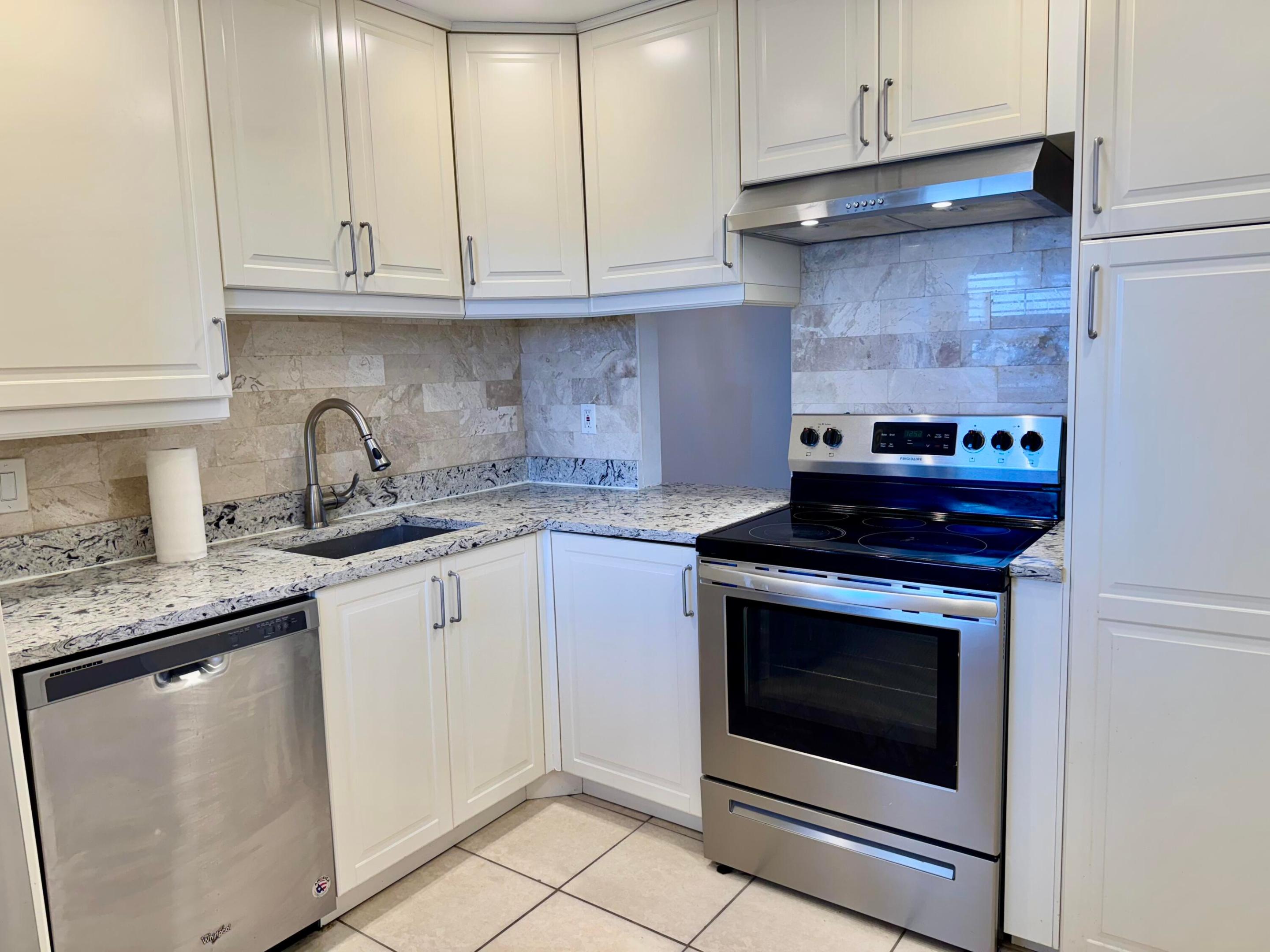 6161 NW 2nd Avenue Ph-M, Boca Raton Unit: Ph-M