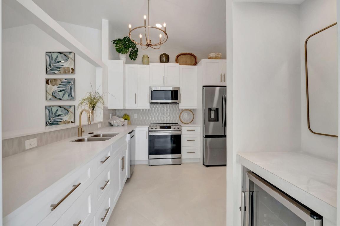 15465 Lake Magnolia Place, Delray Beach