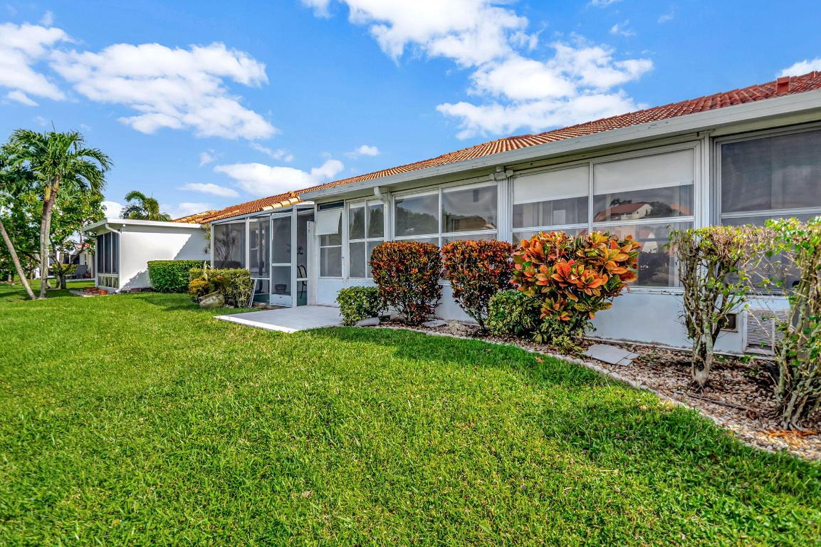 15465 Lake Magnolia Place, Delray Beach