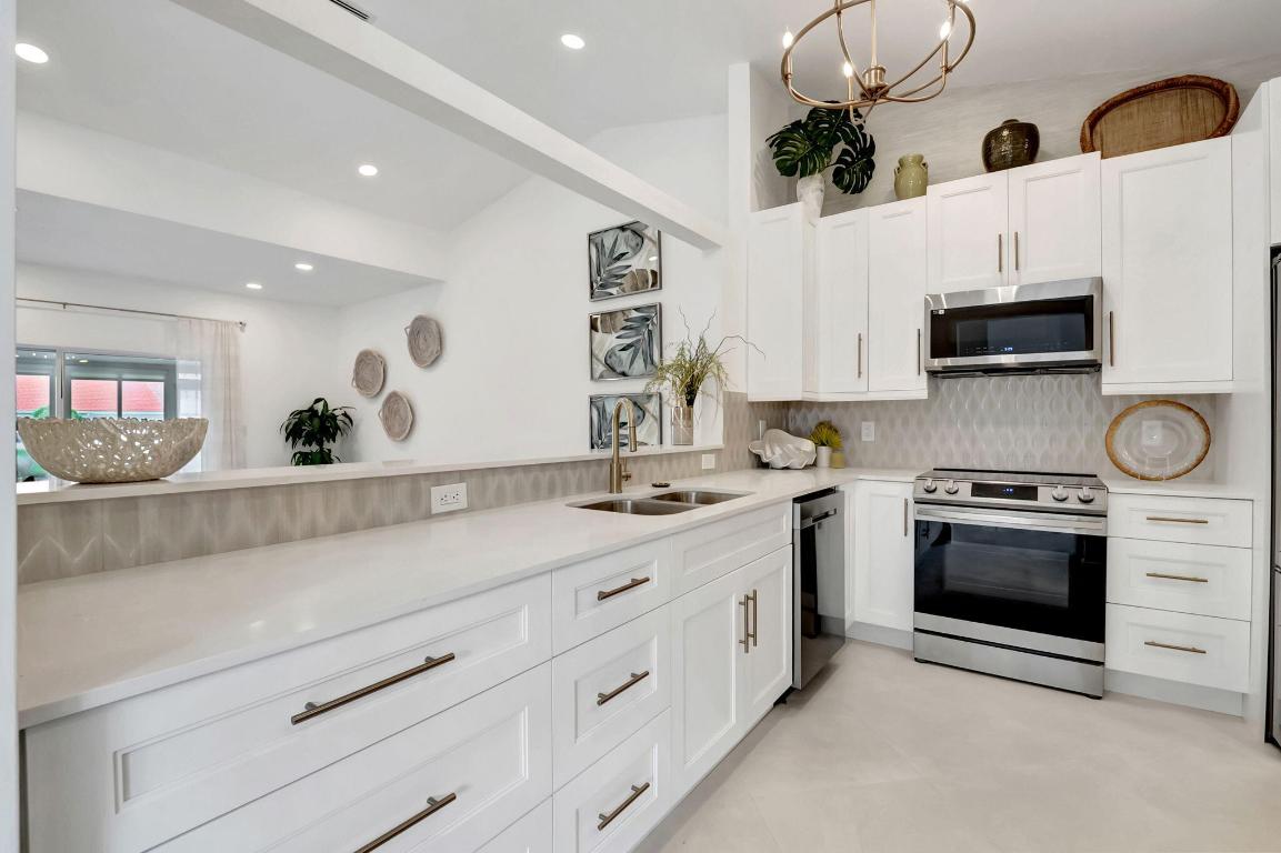 15465 Lake Magnolia Place, Delray Beach