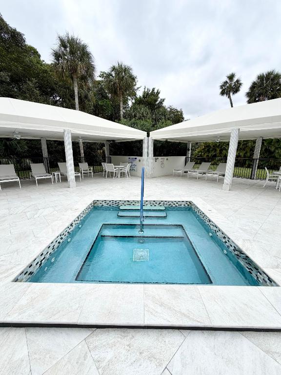 2001 N Ocean Boulevard 301, Boca Raton Unit: 301