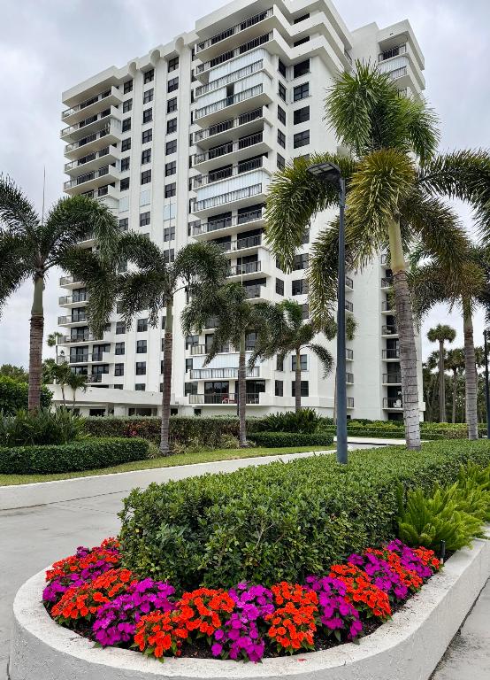 2001 N Ocean Boulevard 301, Boca Raton Unit: 301