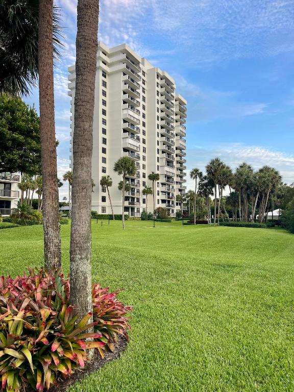 2001 N Ocean Boulevard 301, Boca Raton Unit: 301