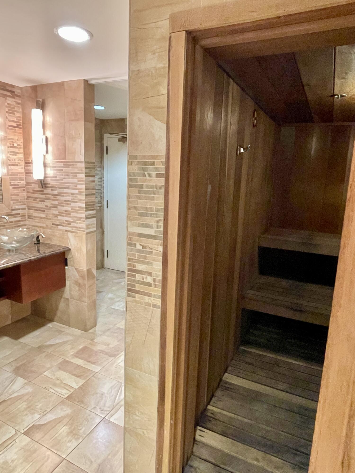 2001 N Ocean Boulevard 301, Boca Raton Unit: 301