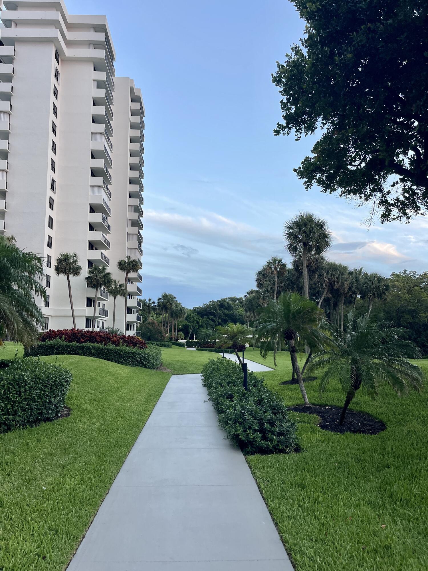 2001 N Ocean Boulevard 301, Boca Raton Unit: 301