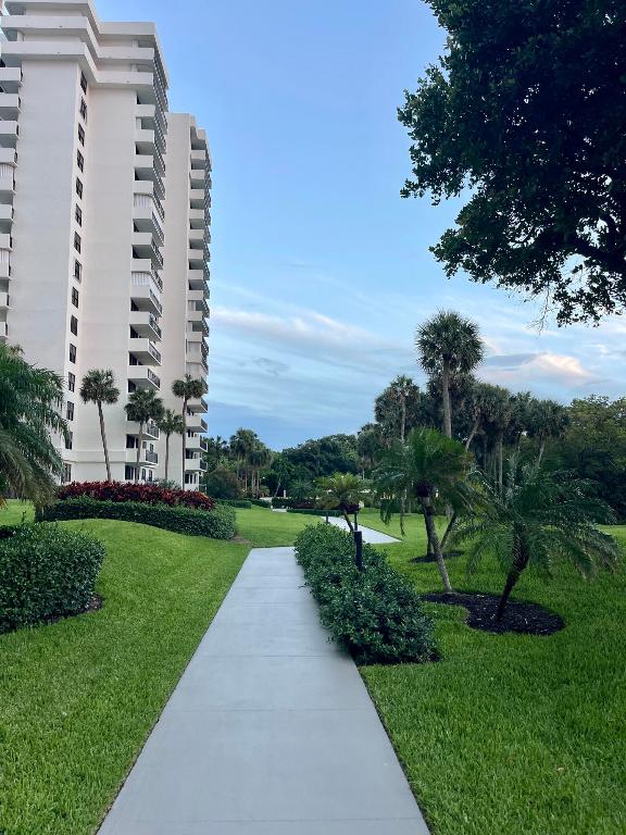 2001 N Ocean Boulevard 301, Boca Raton Unit: 301