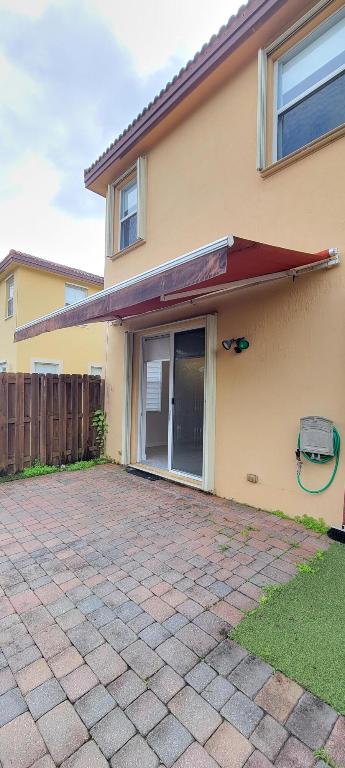 11357 NW 87th Lane, Doral