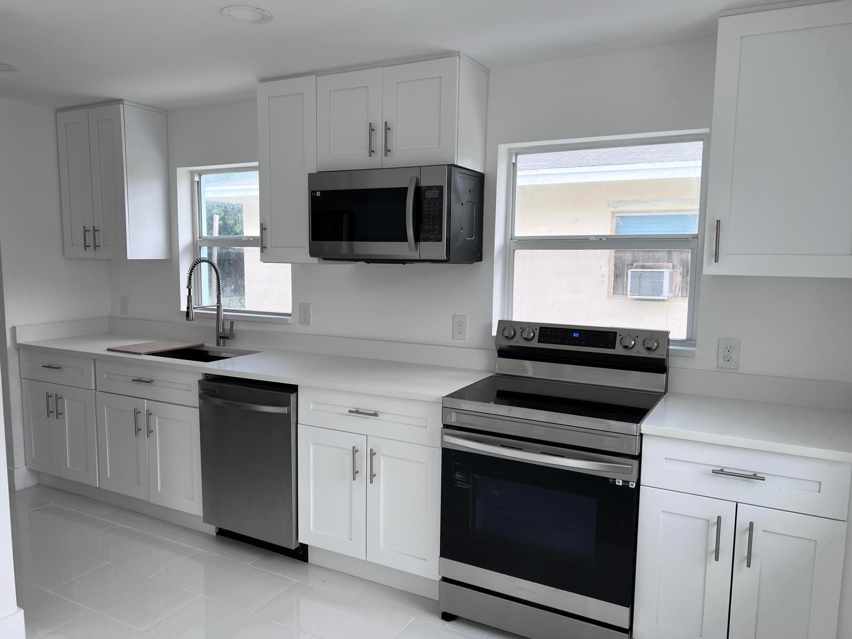 1015 S K Street 1 - Front Unit