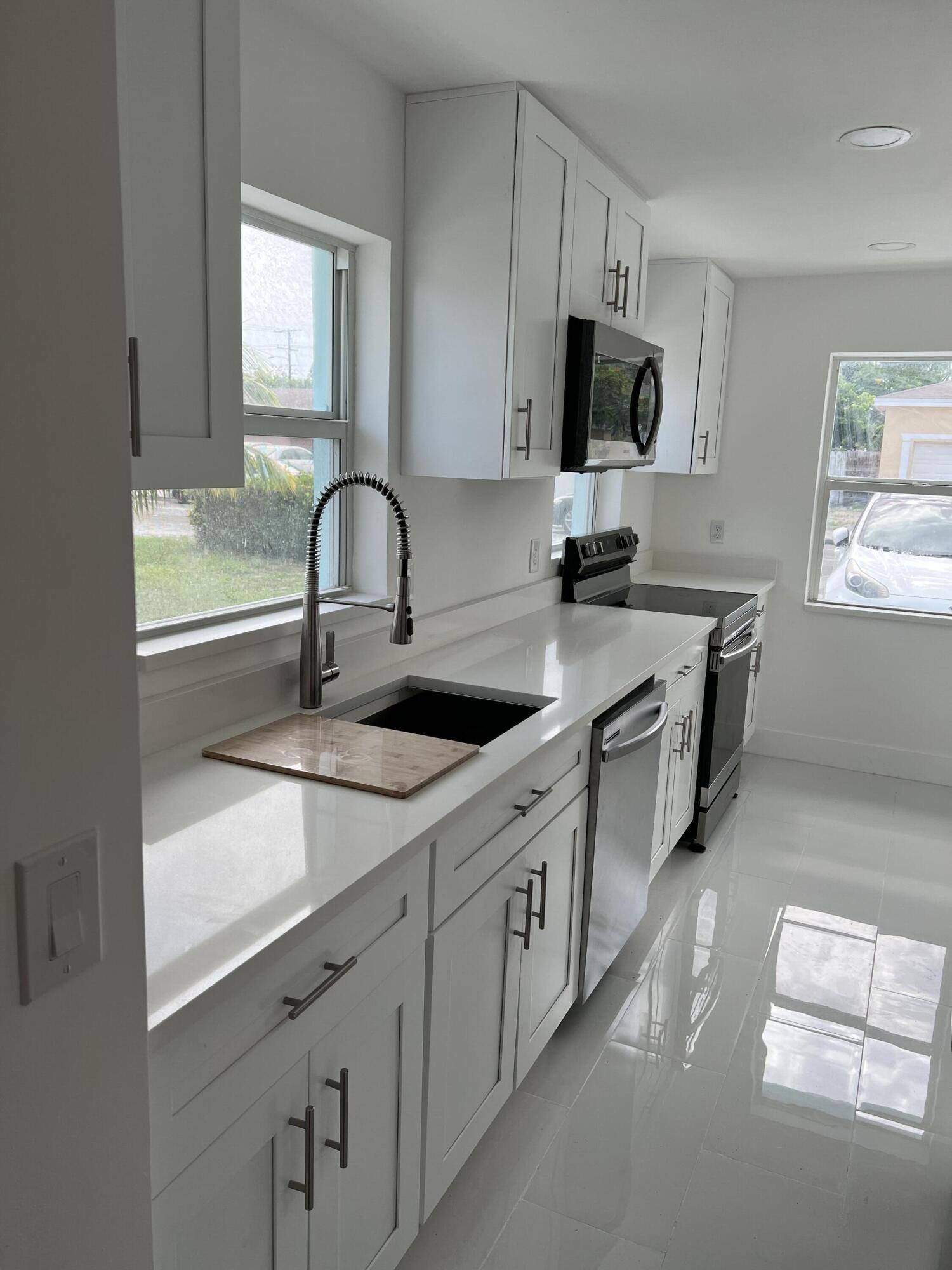 1015 S K Street 1 - Front Unit