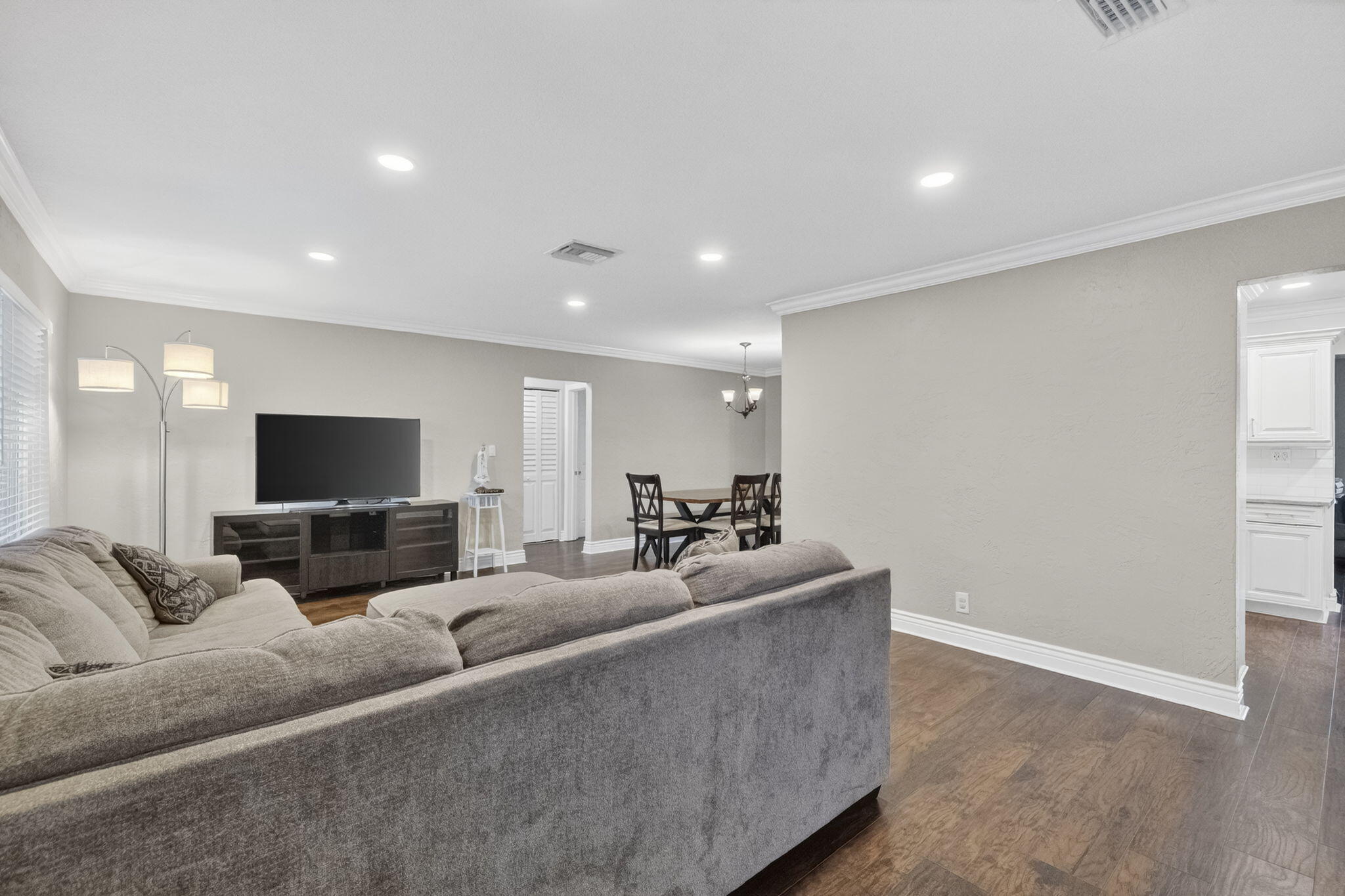 7101 NW 98th Terrace