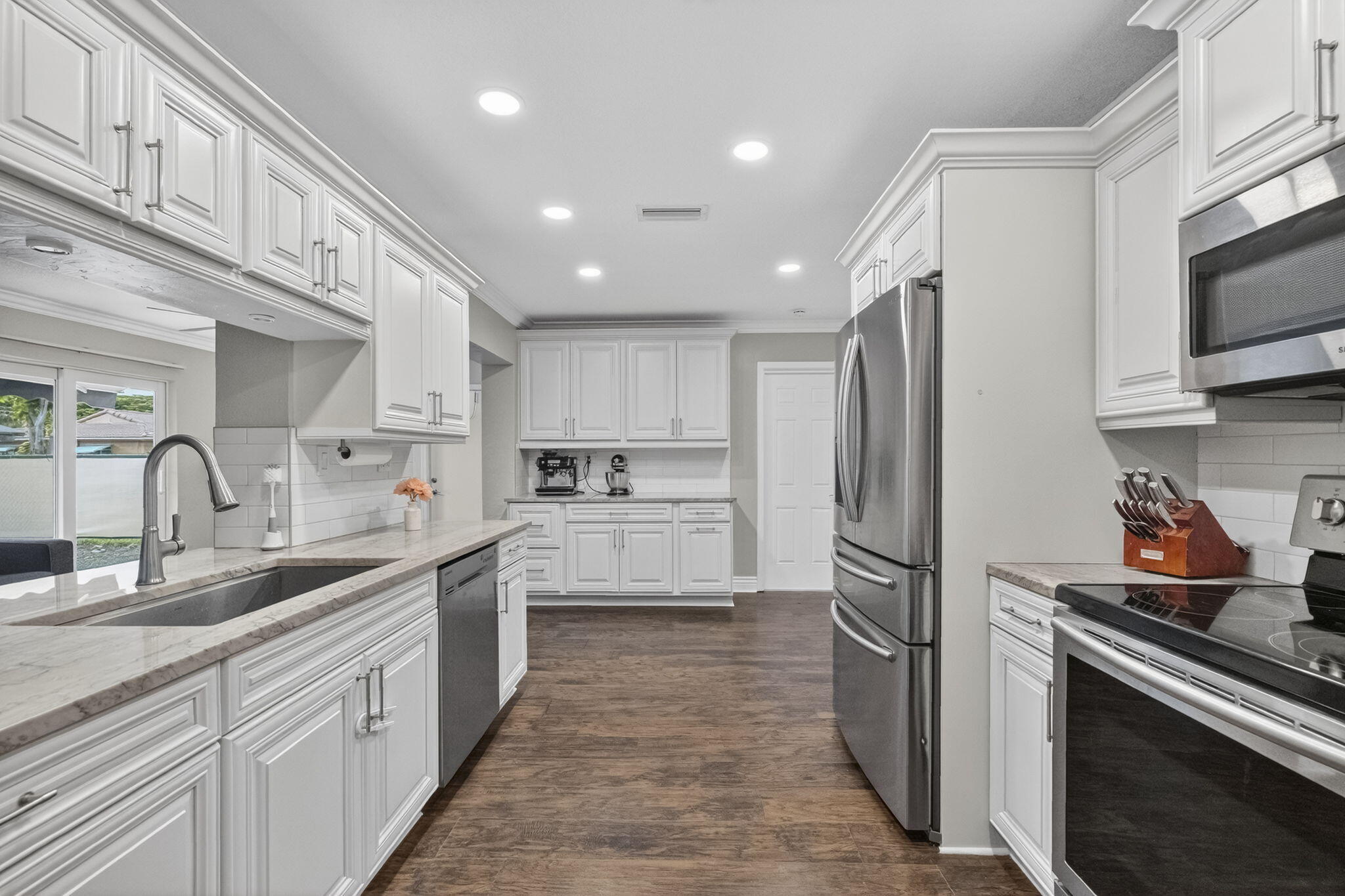 7101 NW 98th Terrace